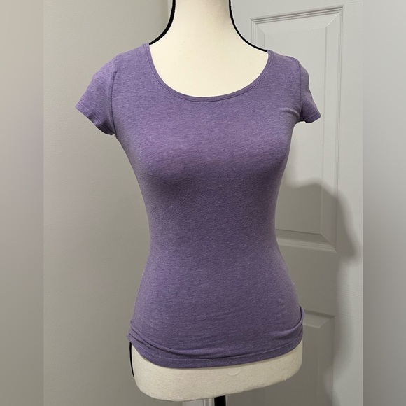 H&M Lavender Short Sleeve Tee - Picture 6 of 6